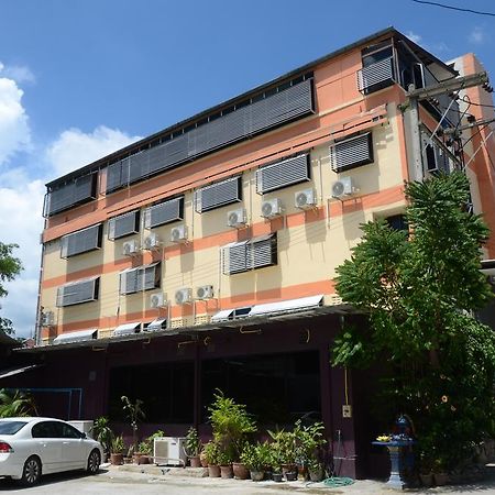 Centro Cnx Hotel Chiang Mai Buitenkant foto