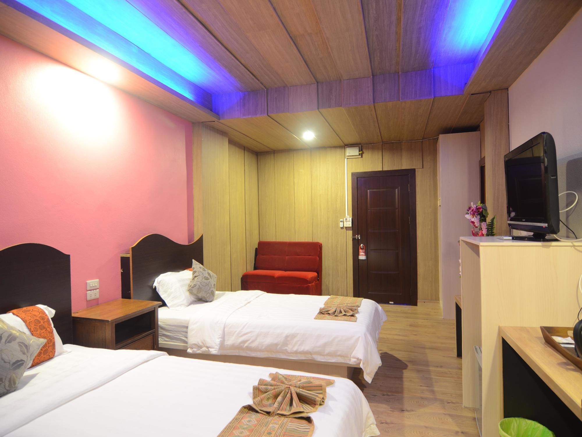 Centro Cnx Hotel Chiang Mai Buitenkant foto