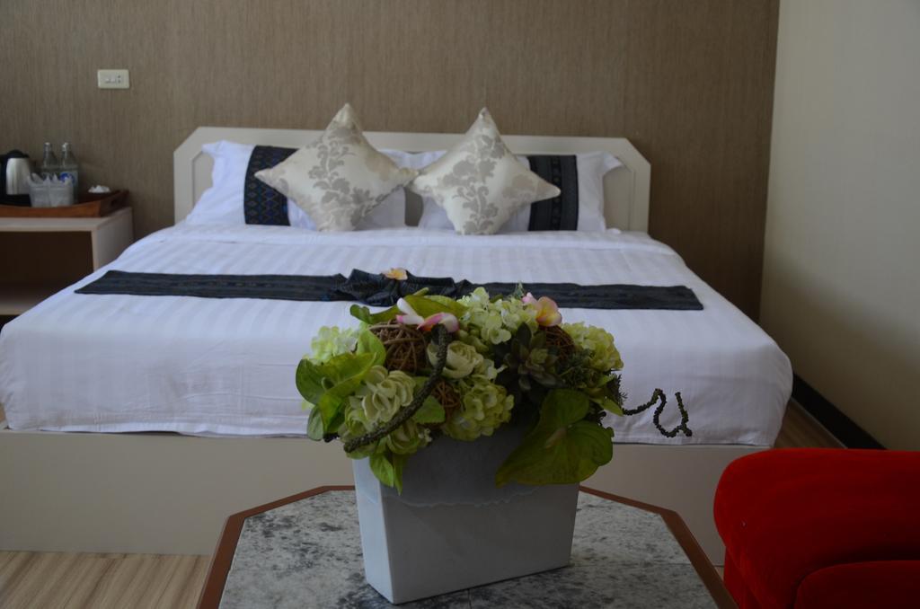 Centro Cnx Hotel Chiang Mai Buitenkant foto