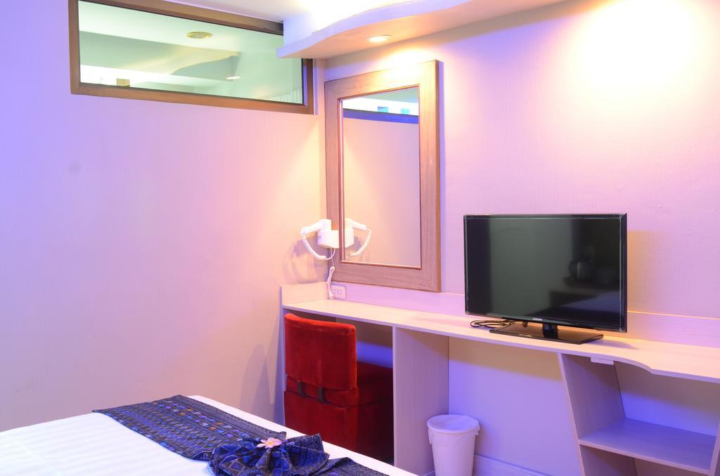 Centro Cnx Hotel Chiang Mai Buitenkant foto