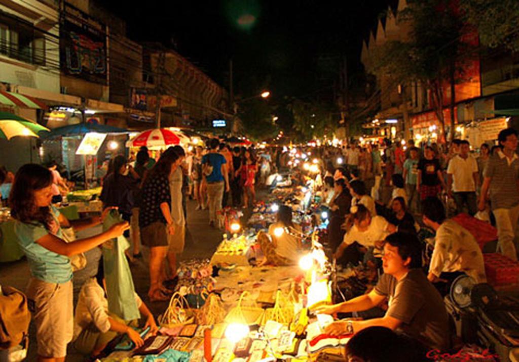 Centro Cnx Hotel Chiang Mai Buitenkant foto