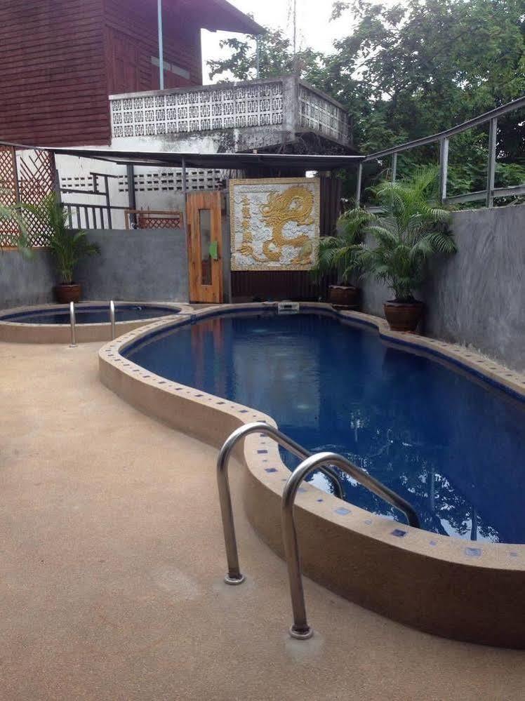 Centro Cnx Hotel Chiang Mai Buitenkant foto