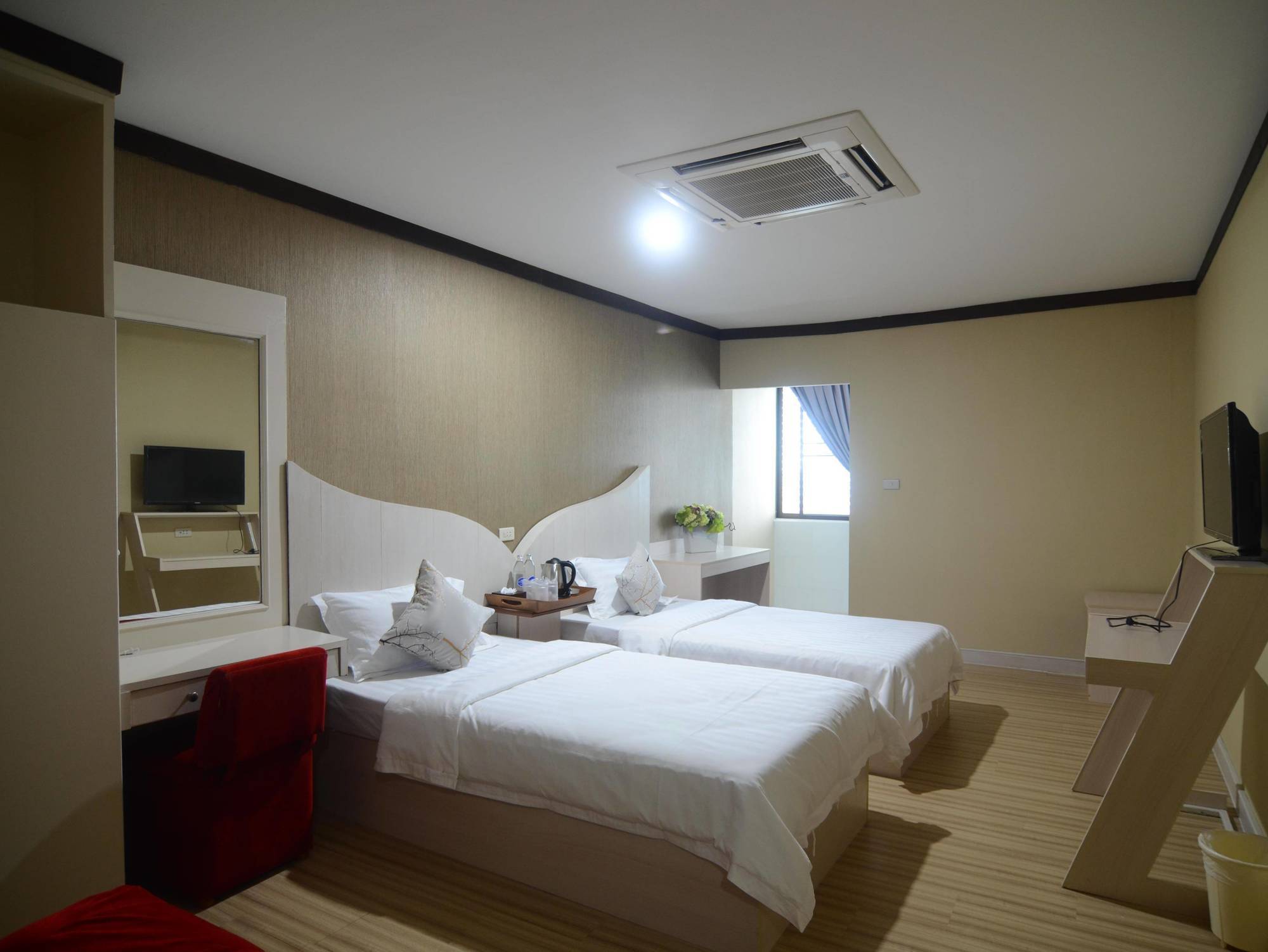 Centro Cnx Hotel Chiang Mai Buitenkant foto
